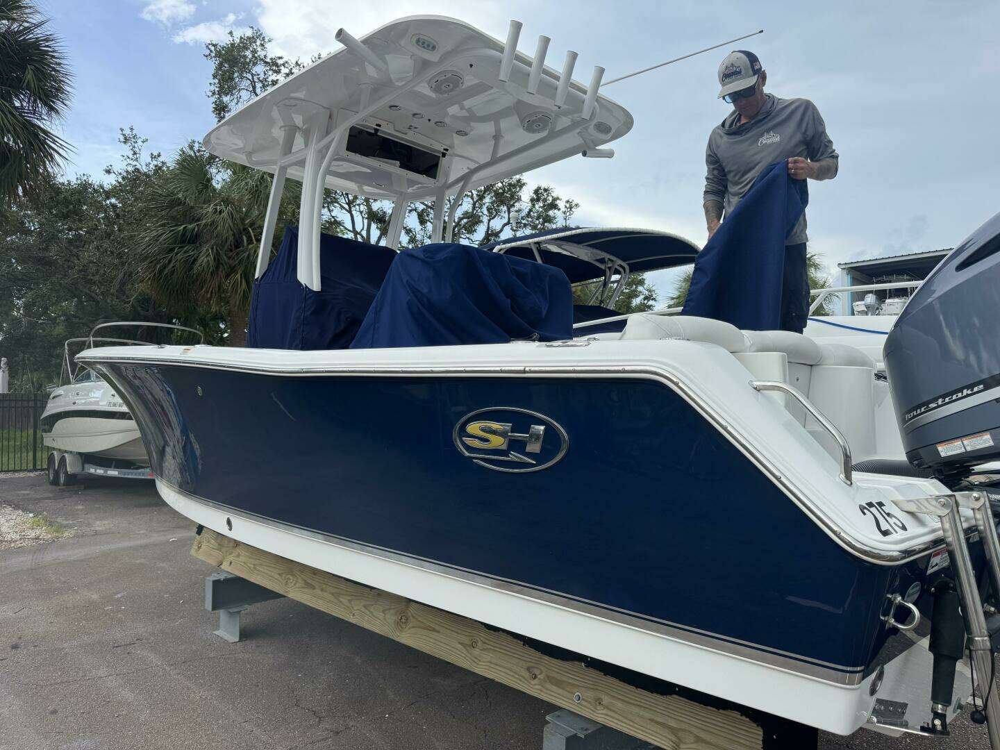 2017 Sea Hunt 235 Ultra SE - Image 4