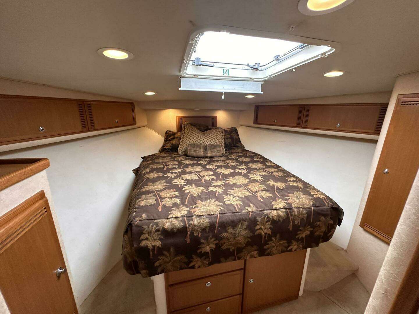 2008 Cabo Flybridge Sportfisherman - Image 16