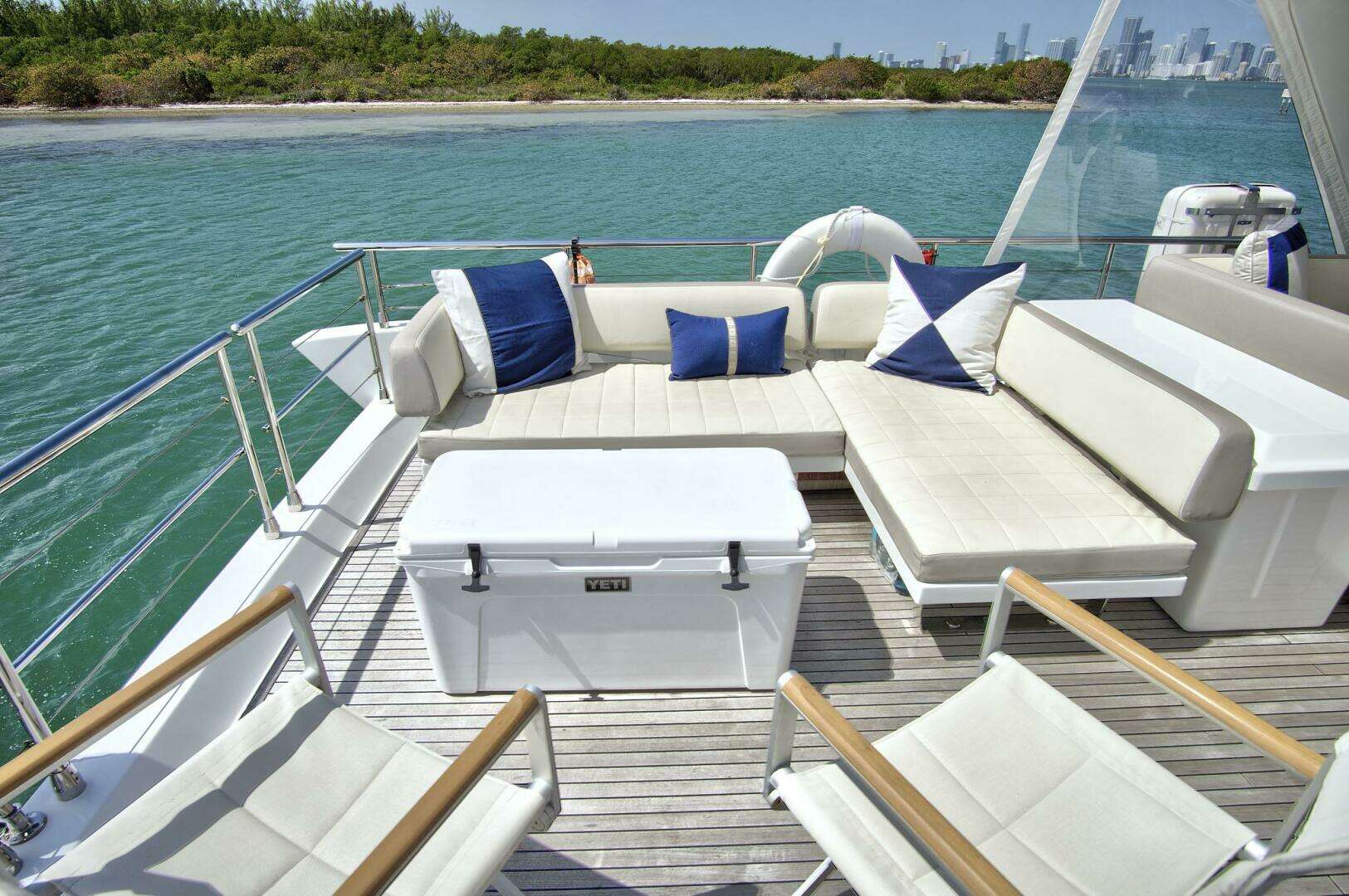 2017 Azimut 72 Flybridge - Image 12