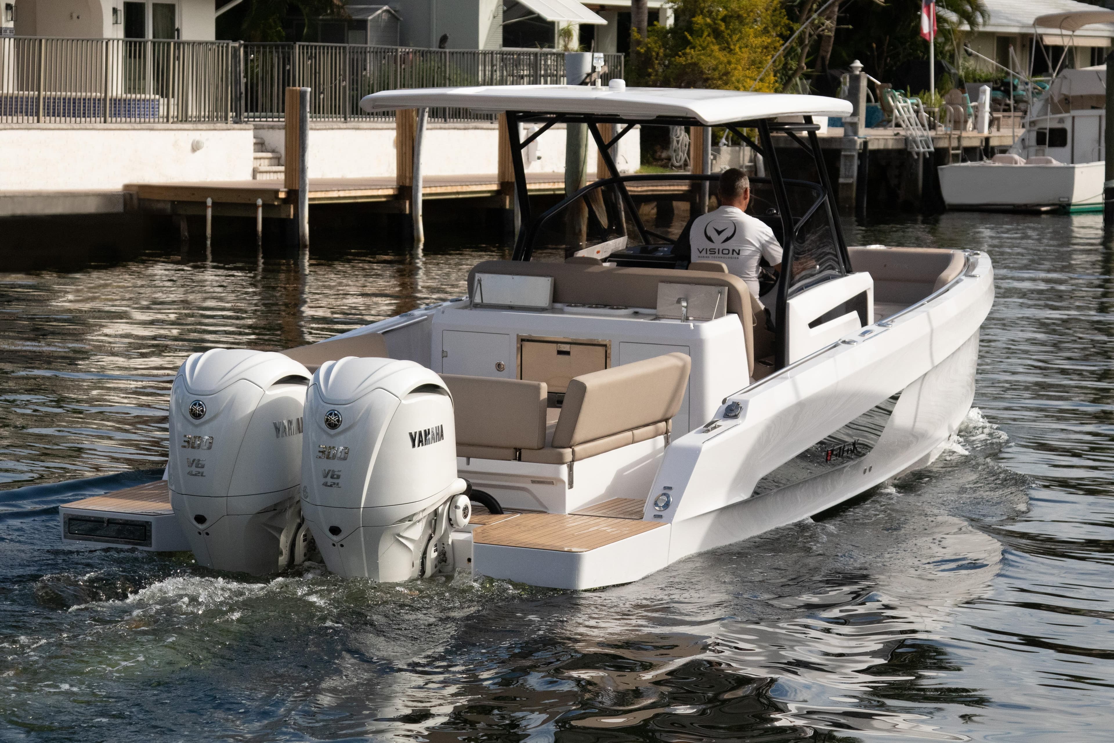 STERK 31 boat 2025 with Yamaha engines on water.
