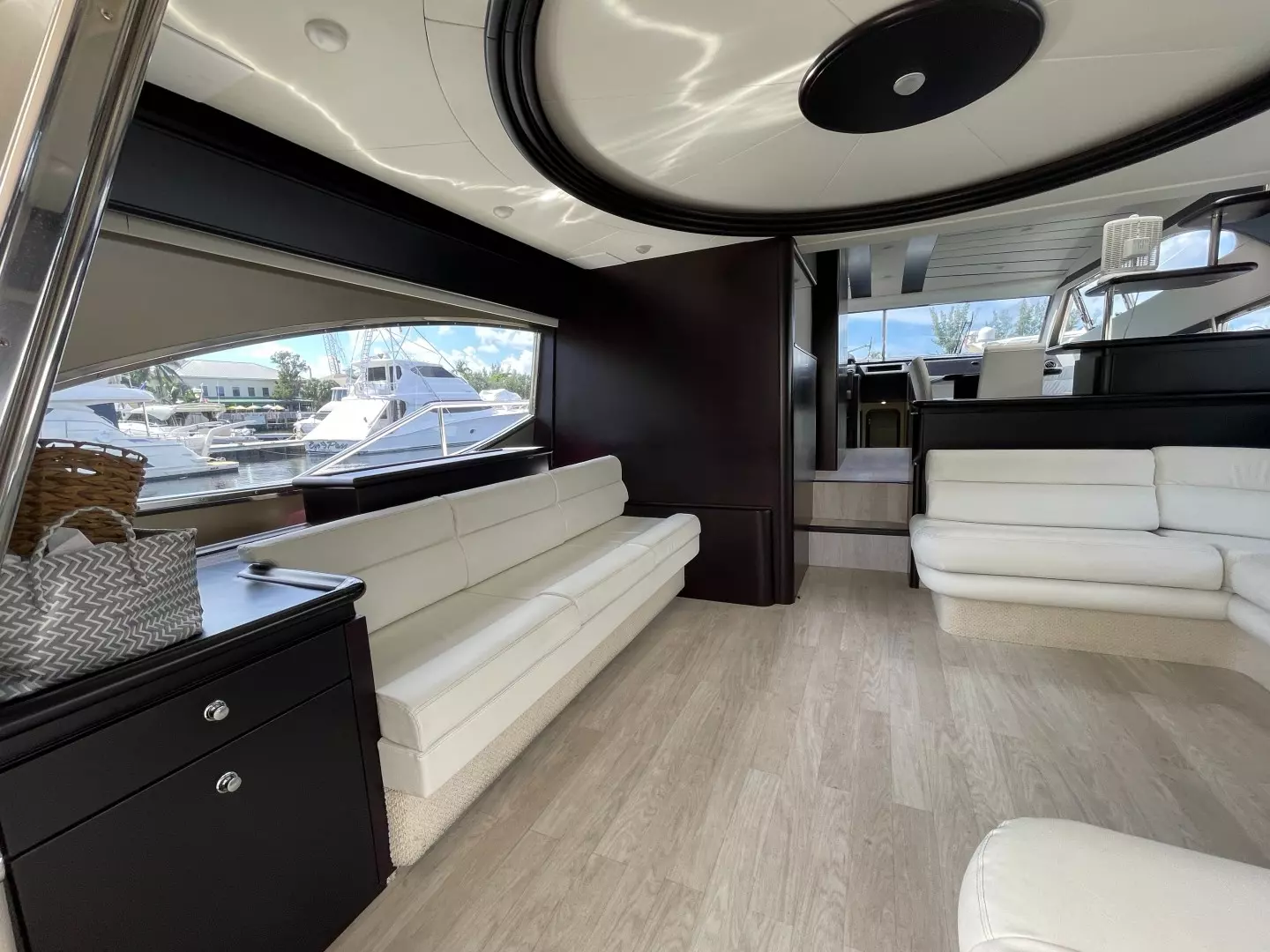 2001 Ferretti Yachts 680 - Image 13