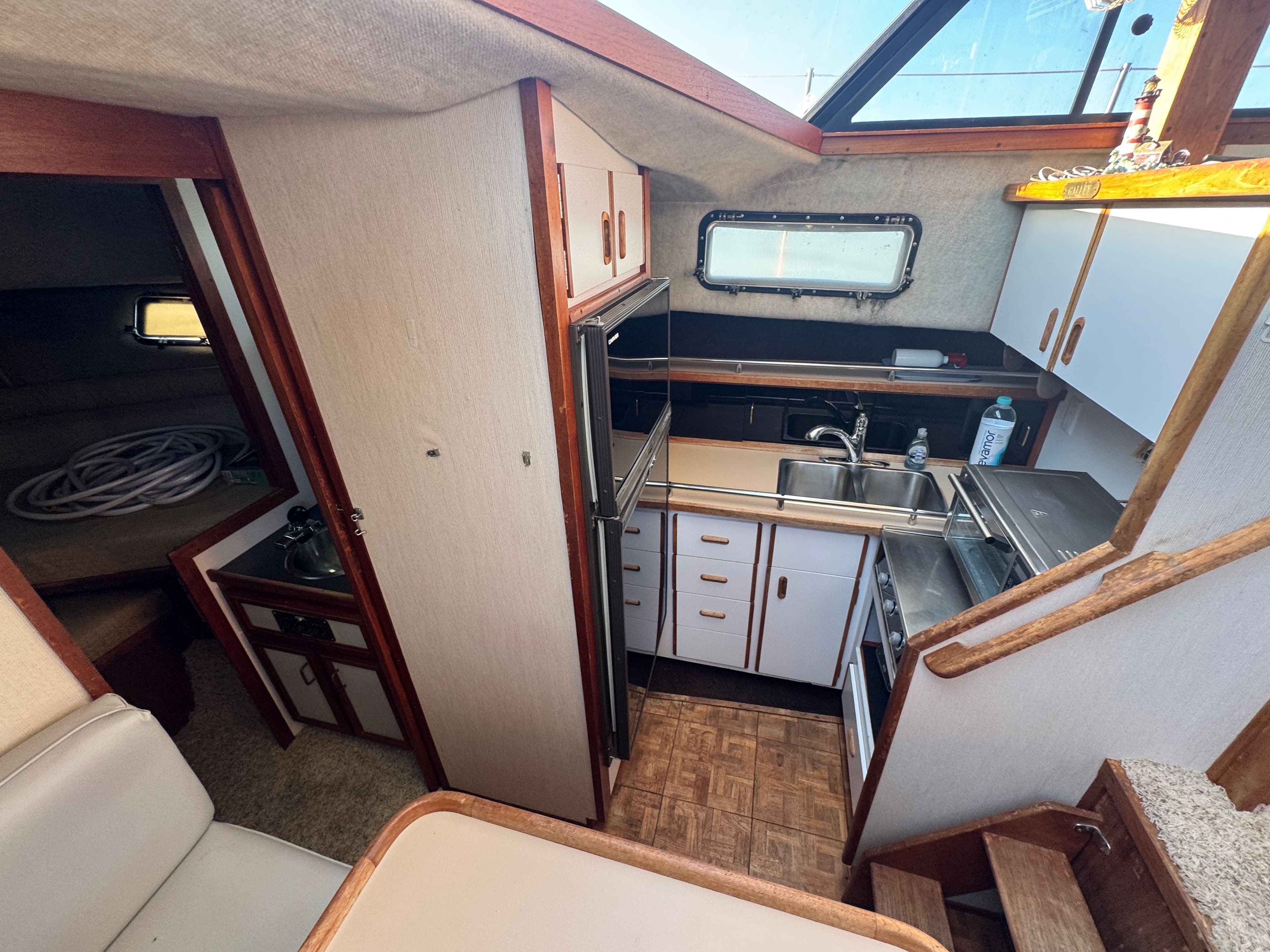 1987 Carver 3607 Aft Cabin Motor Yacht - 10