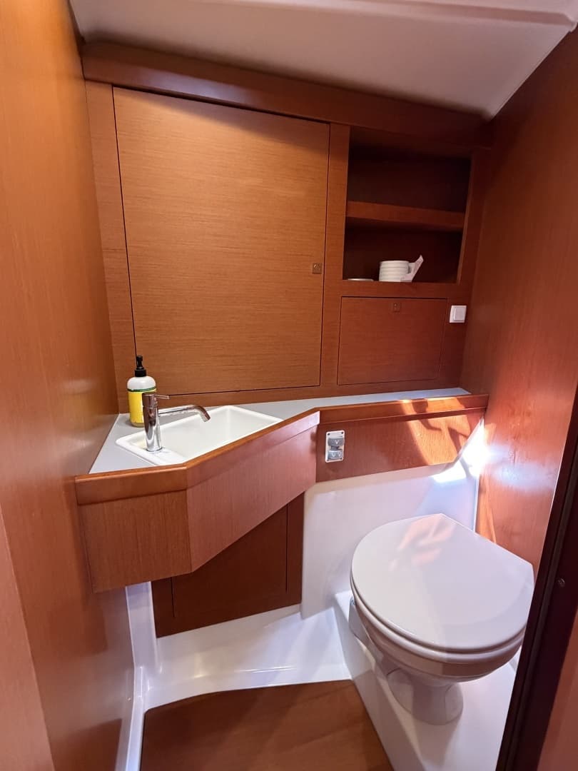 2016 Beneteau 48 - Image 51