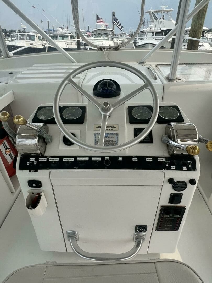1995 Luhrs 32 Open - Image 11
