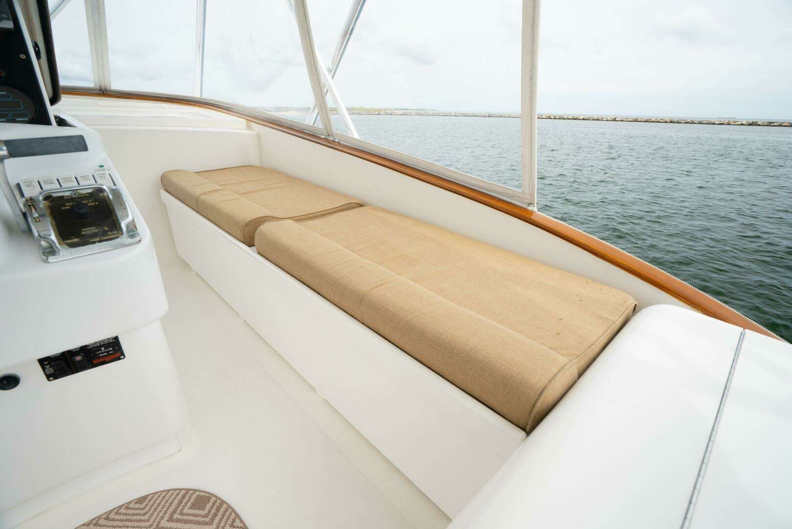 2004 Stolper 38 Express - Image 14