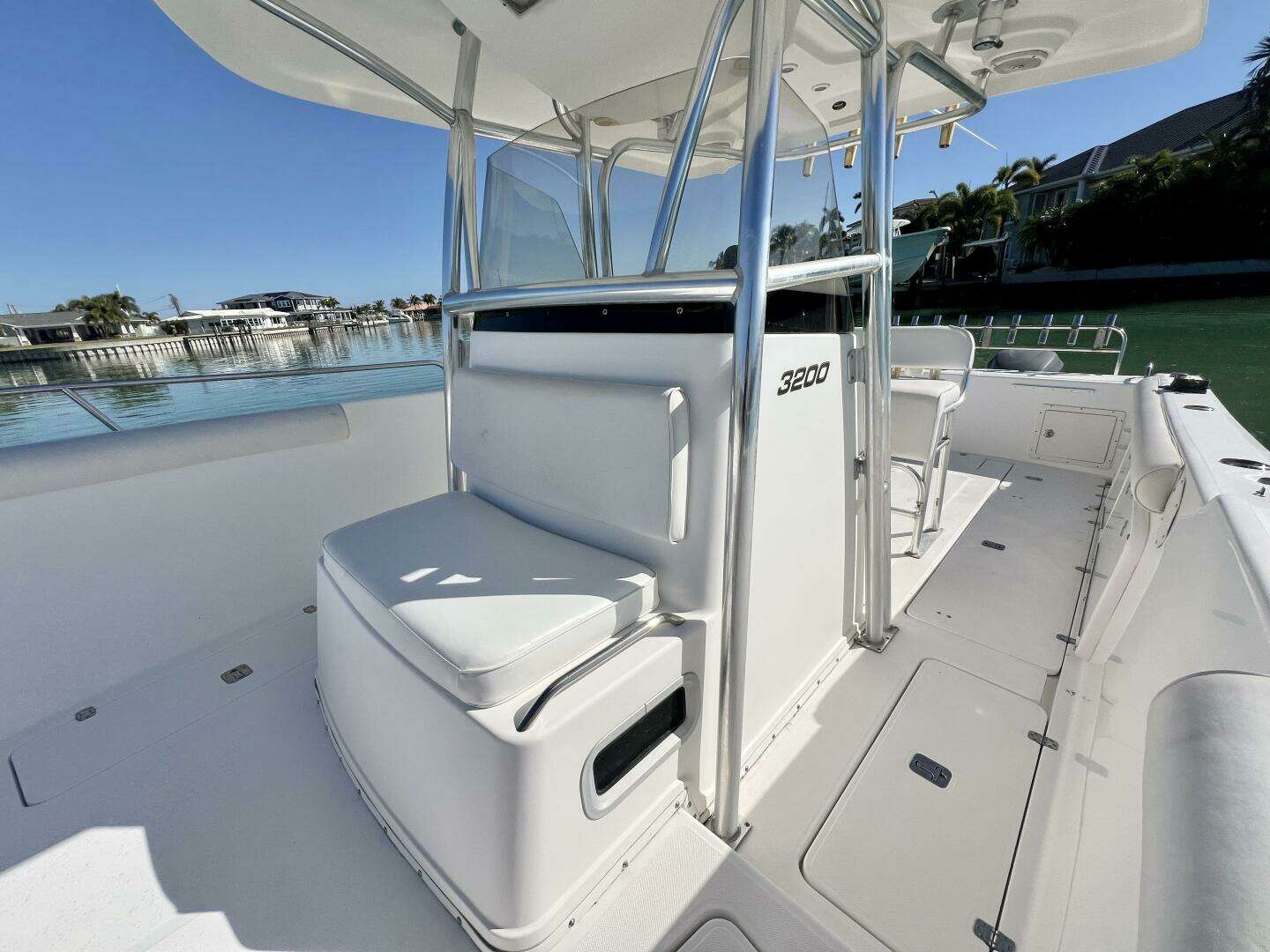 2005 Century 3200 Center Console - Image 28