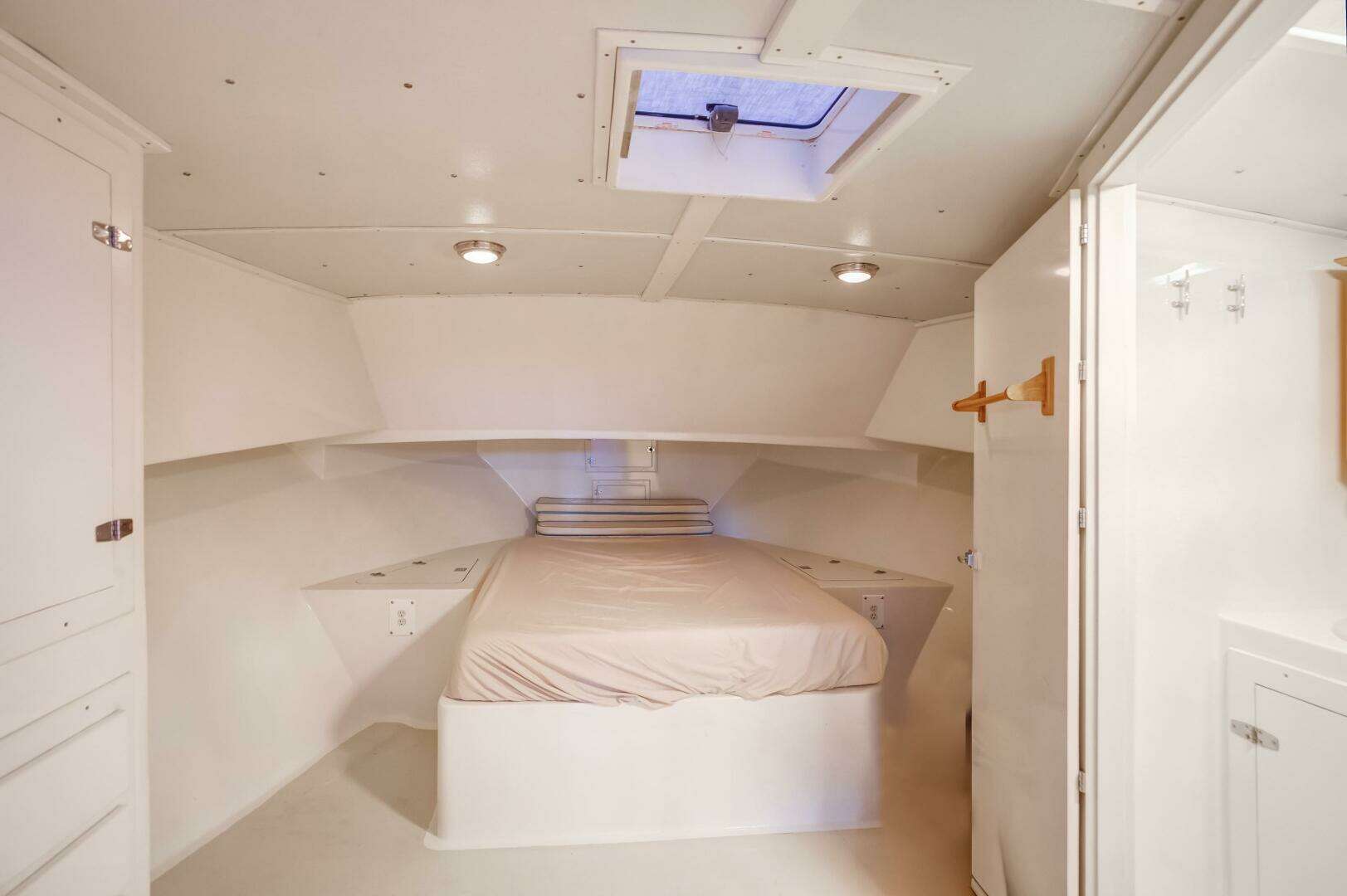 2014 Chesapeake 46 Trawler - Image 18