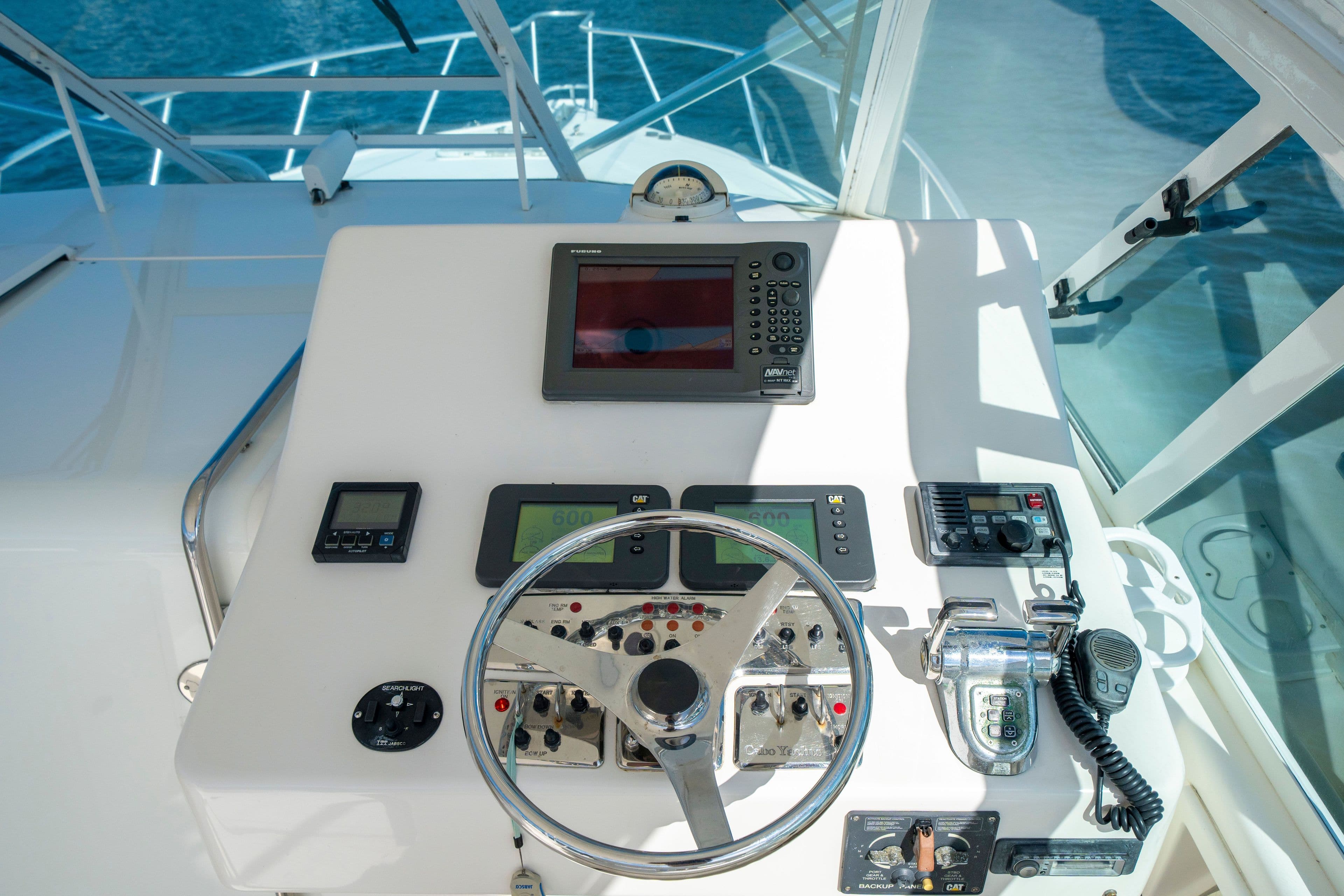2004 CABO 35 EXPRESS - Image 34
