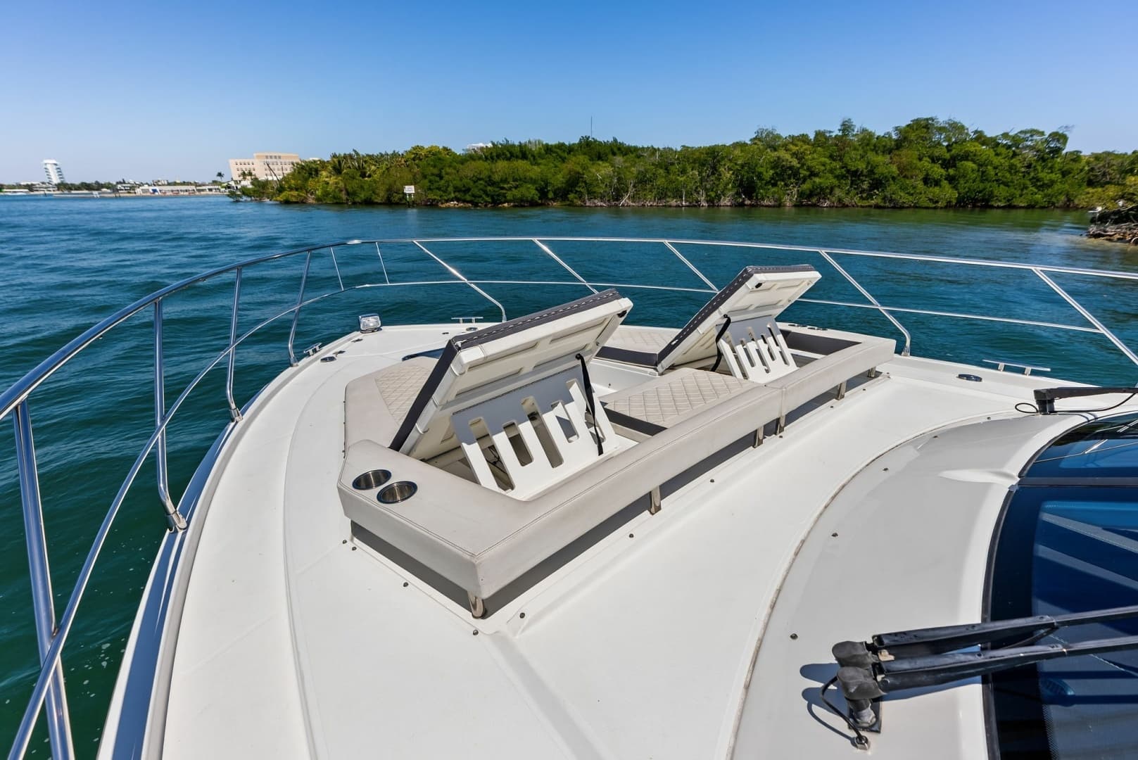 2019 Cruisers Yachts 54 Cantius - Image 29