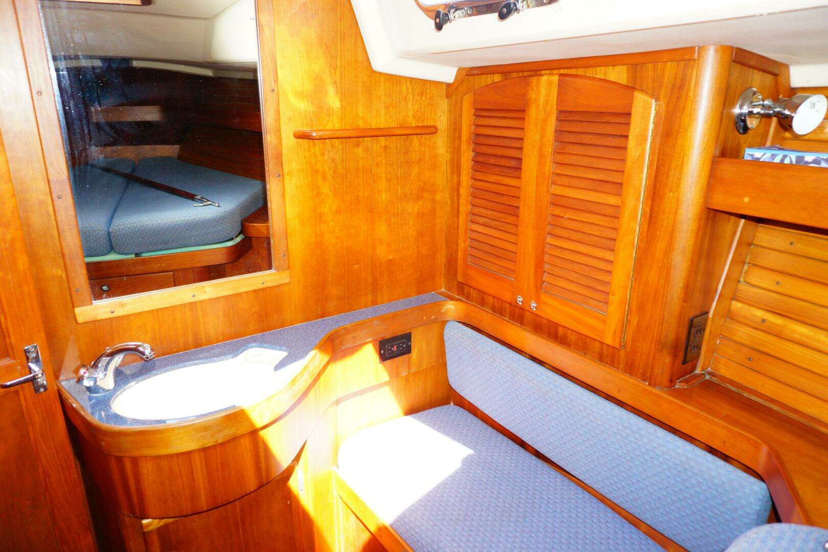 1998 Sabre 402 - Image 28