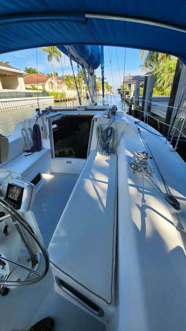 1995 Catalina 320 - Image 9