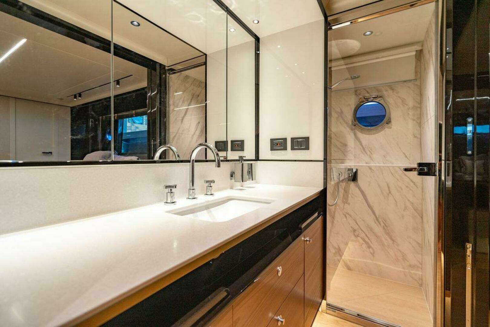 2023 Absolute 64 Navetta - Image 36