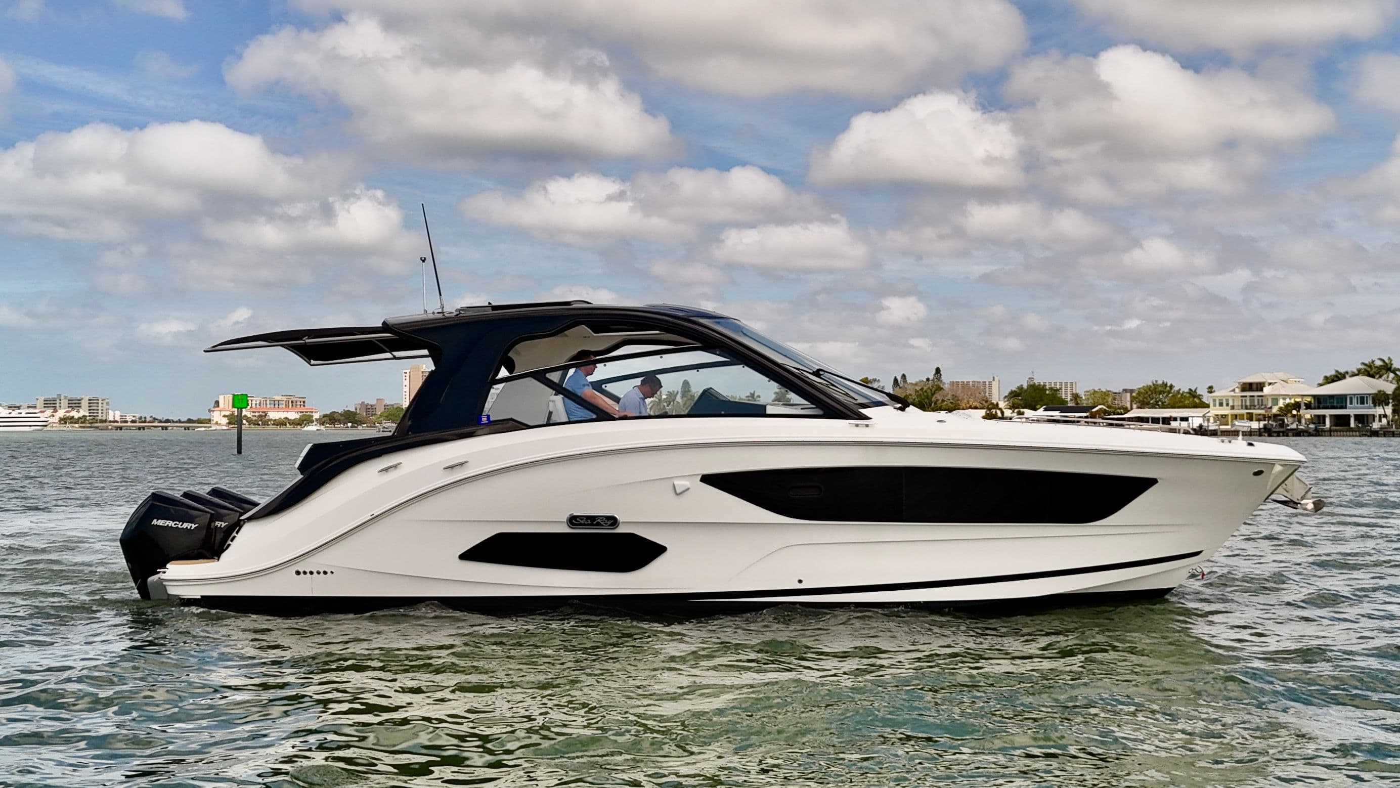 2023 Sea Ray Sundancer 370 Outboard - 6
