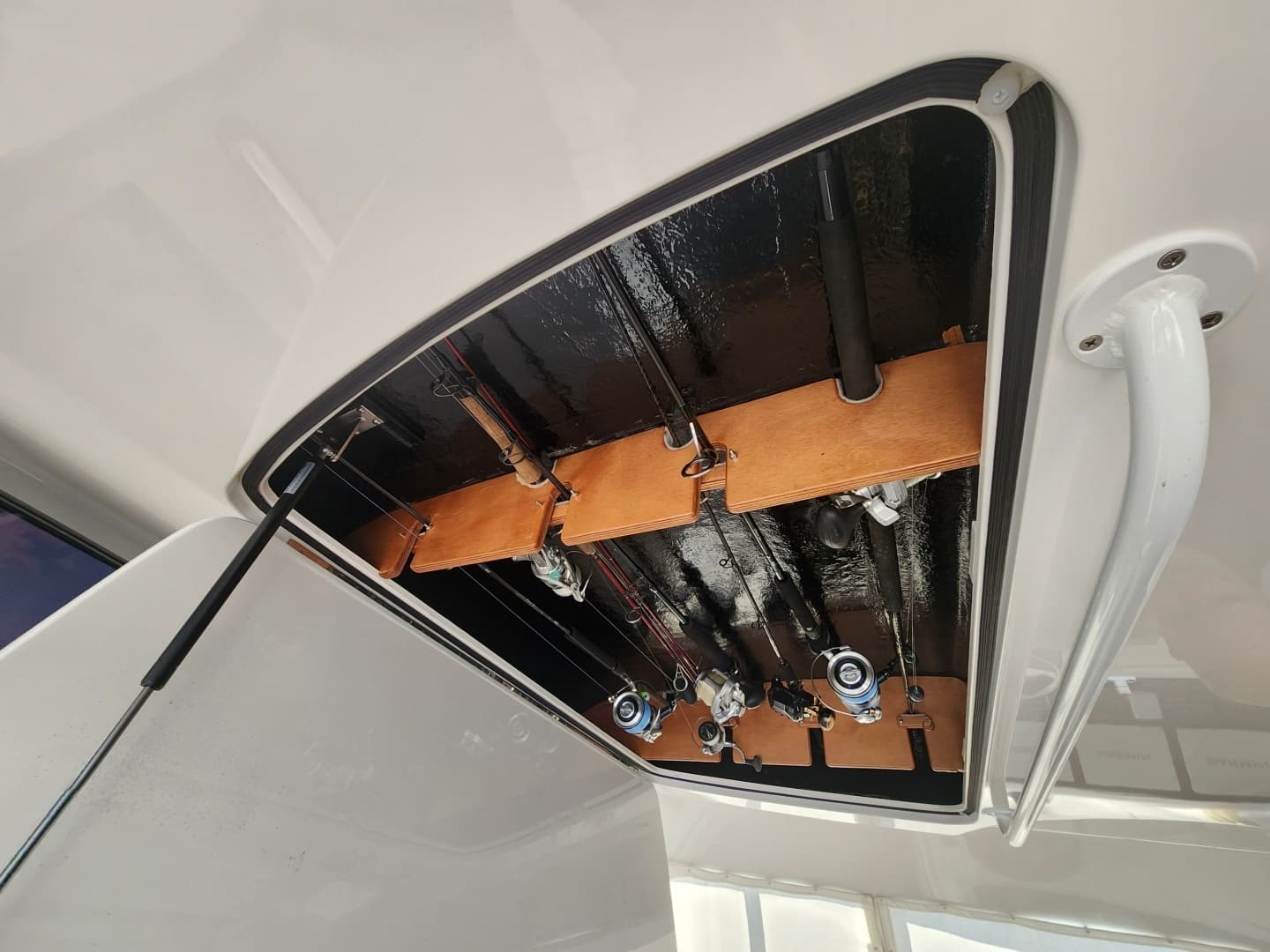 2018 Viking 48 Sport Tower - Image 50