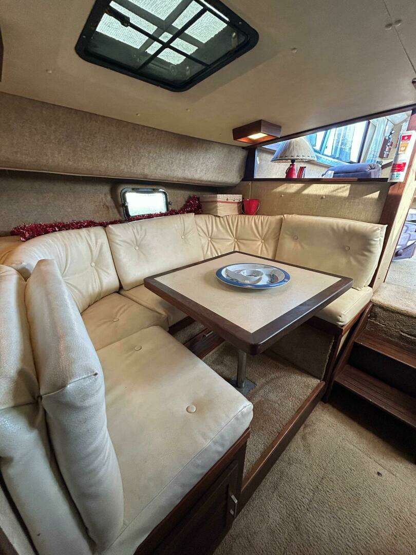 1982 Silverton 40 Aft Cabin - Image 10
