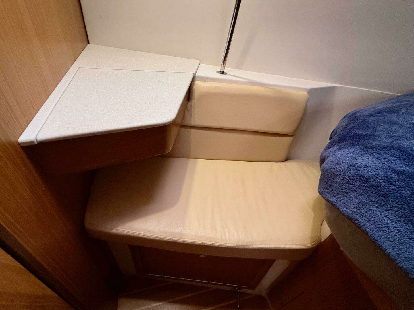 2011 Catalina 355 - Image 36