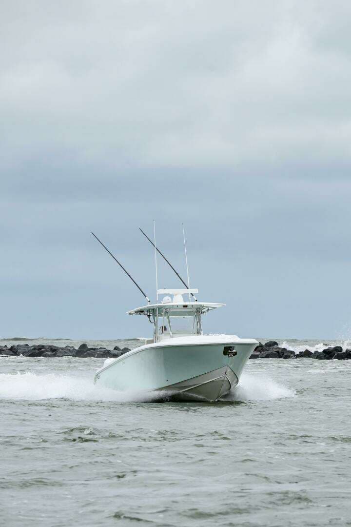 2008 Venture 39 Cuddy - Image 9
