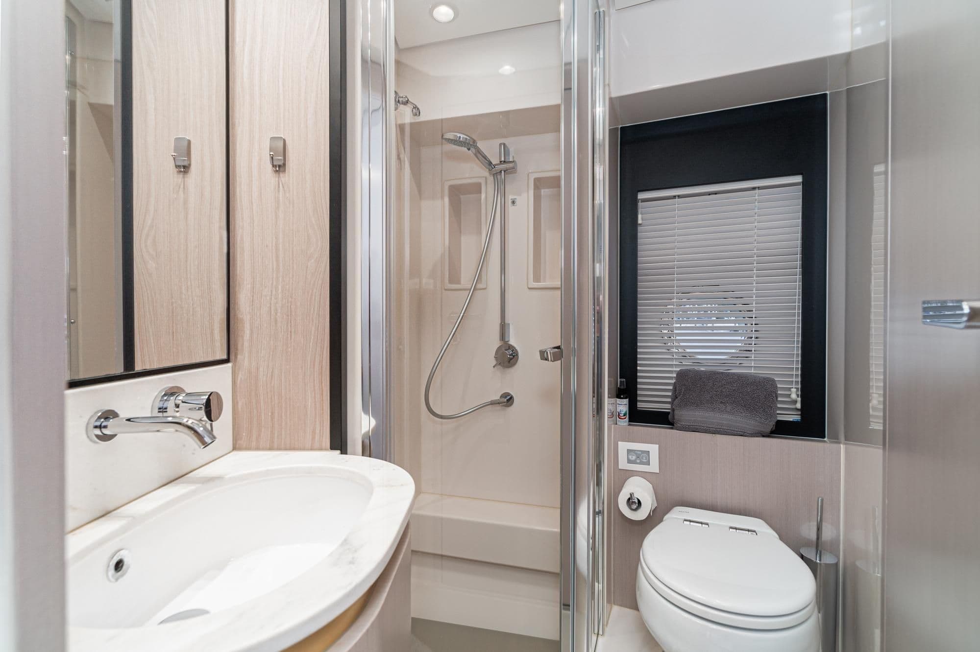 2020 Azimut 55 - 64
