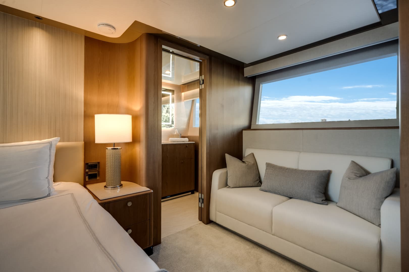 2025 Ocean Alexander 28L - Image 34