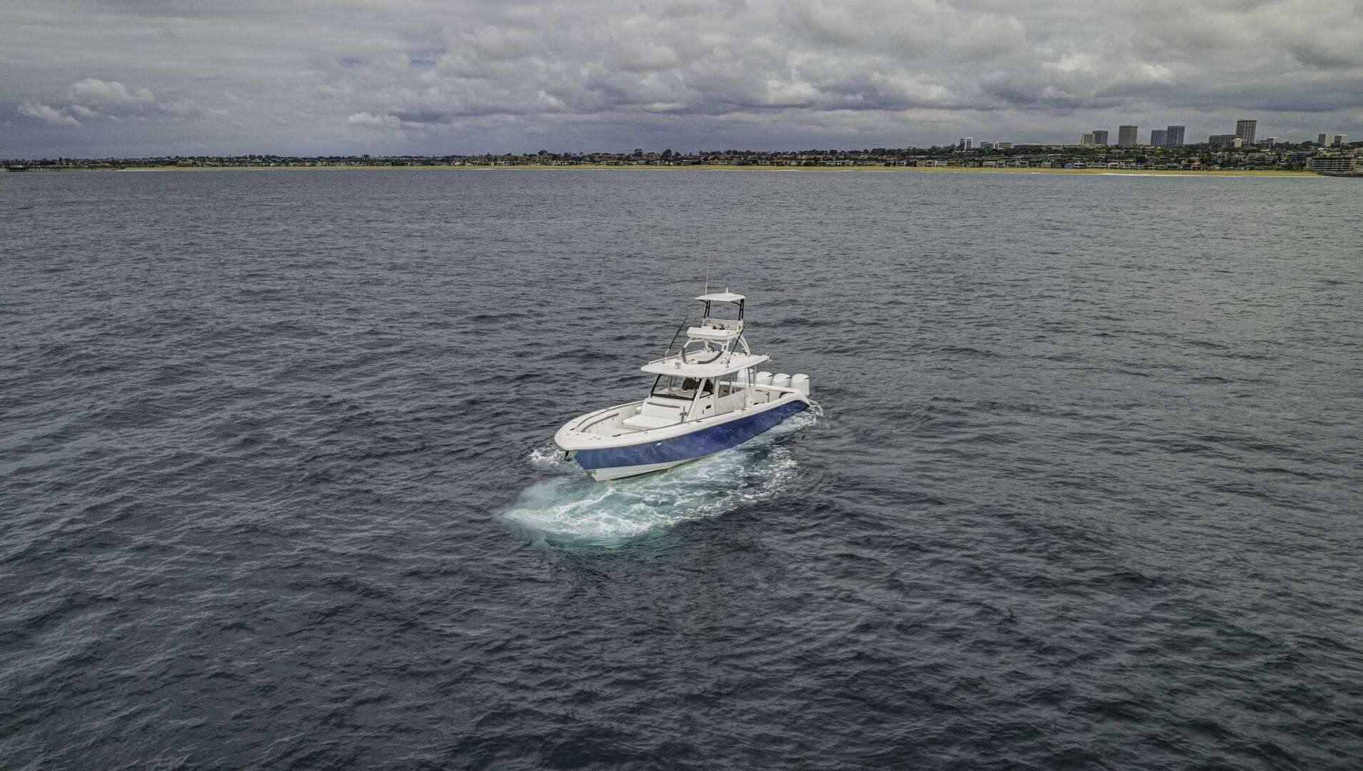2015 Everglades 435 Center Console - Image 2