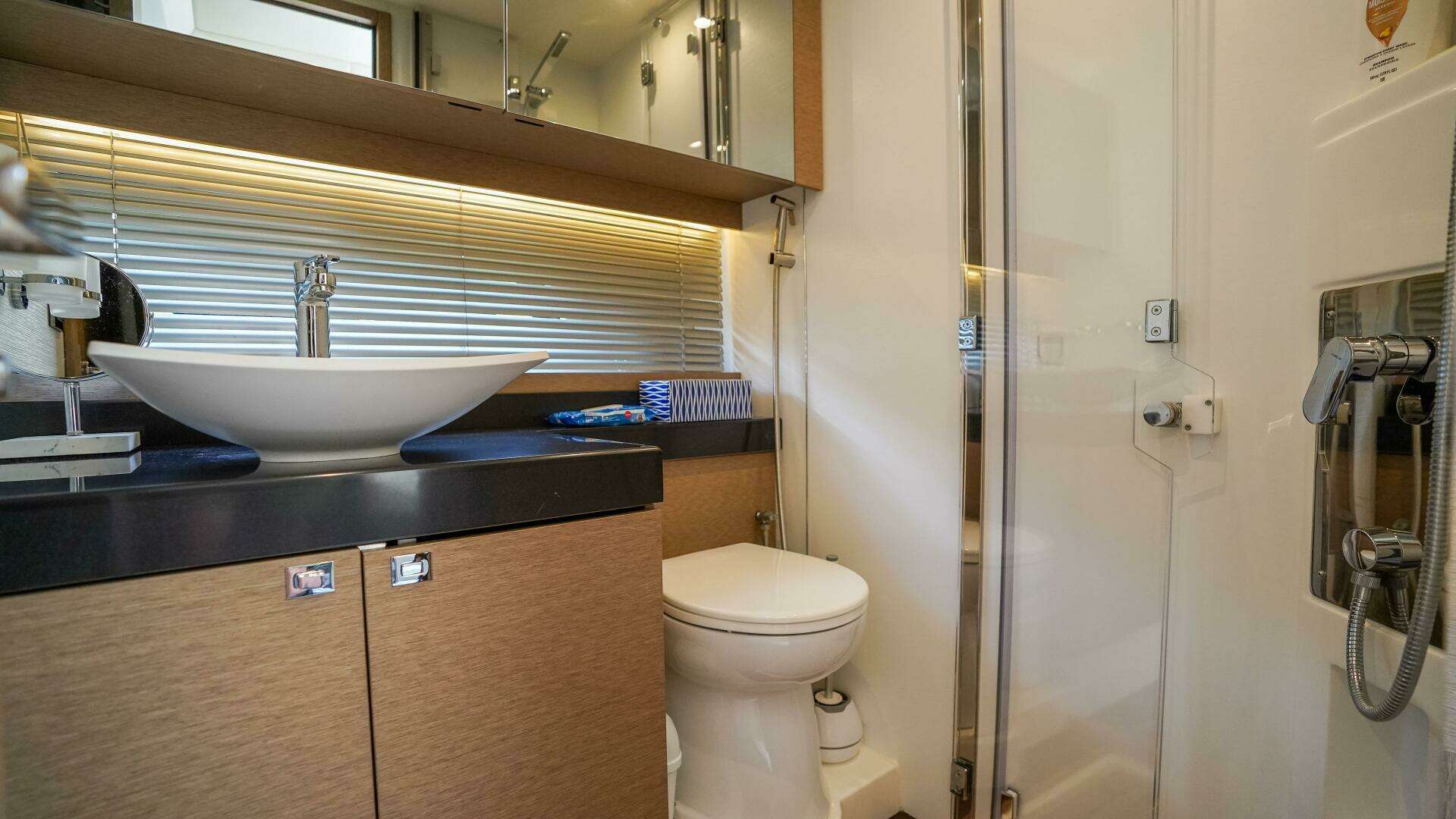 2018 Prestige 500 Flybridge - Image 26