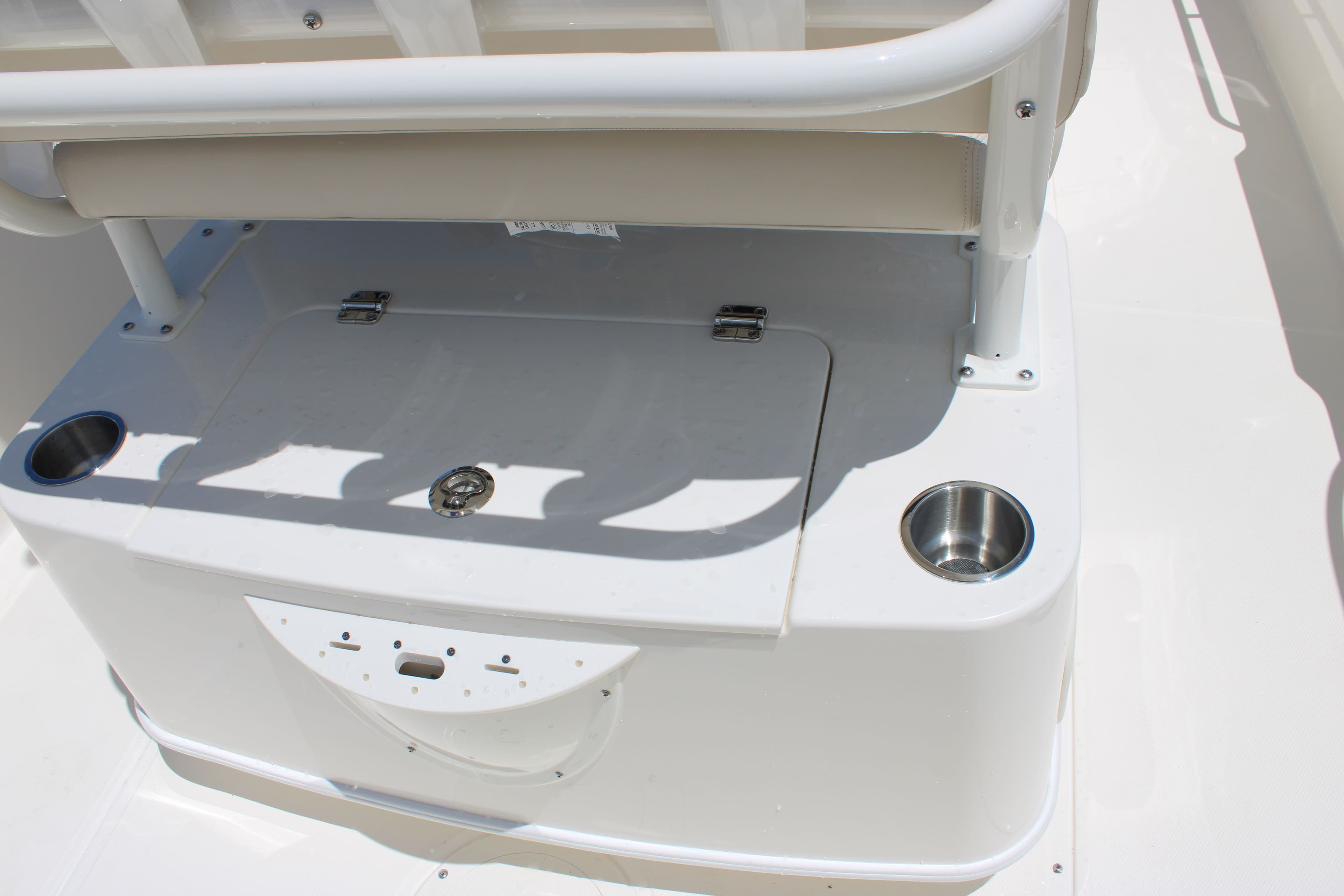 2026 Boston Whaler 210 Montauk - 24