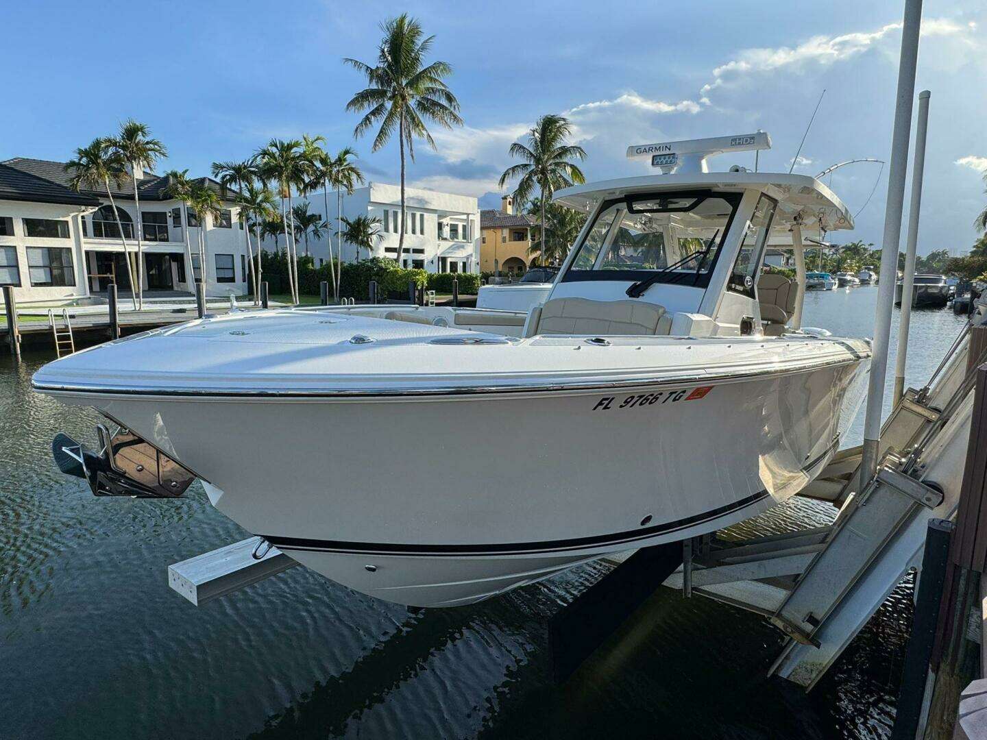 2020 Pursuit S328 - Image 19