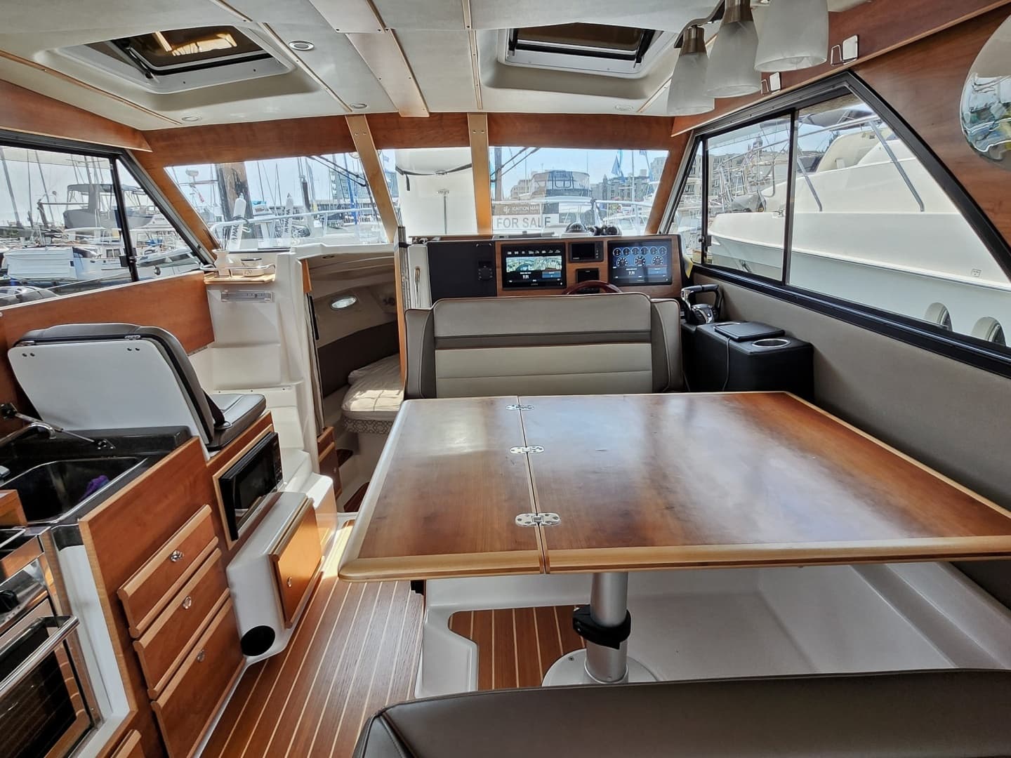 2022 Cutwater C-32 CB - Image 9