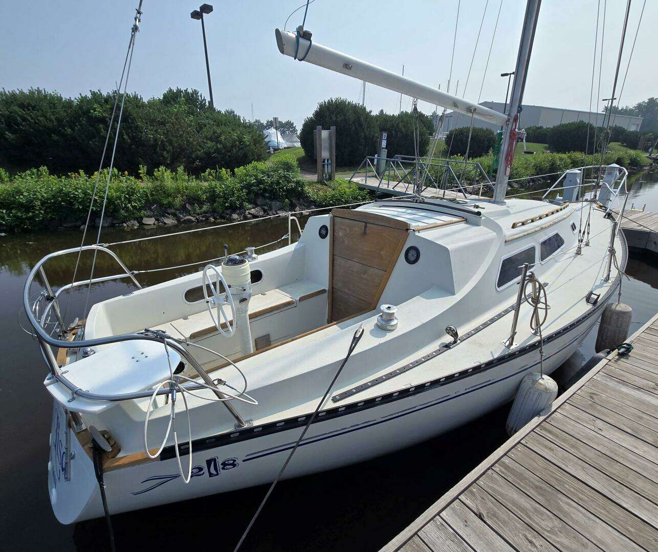 1976 Islander 28 - Image 4