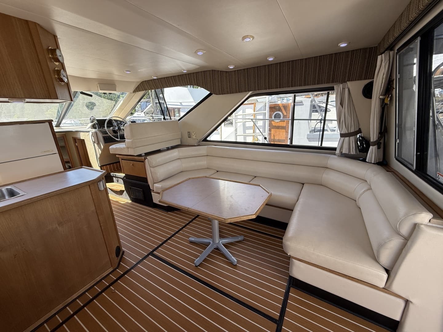 1998 Bayliner 3788 - Image 32