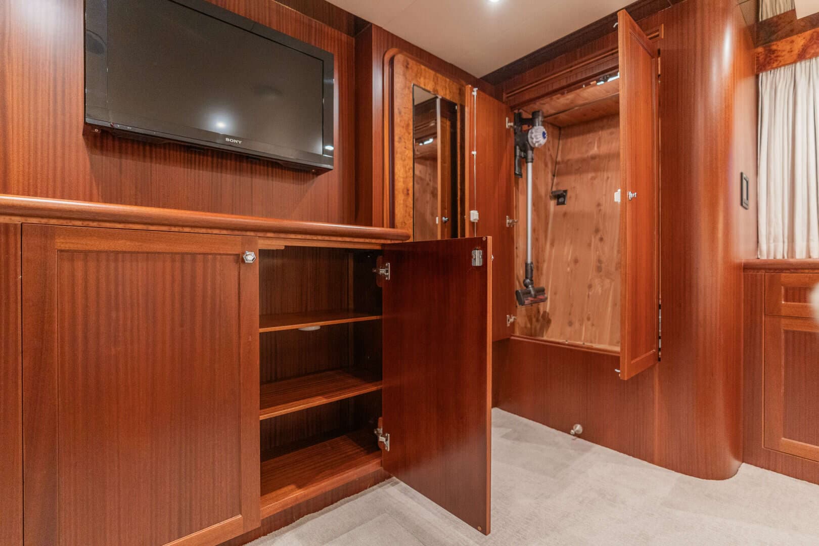 2013 Ocean Alexander 65 PILOTHOUSE - Image 63