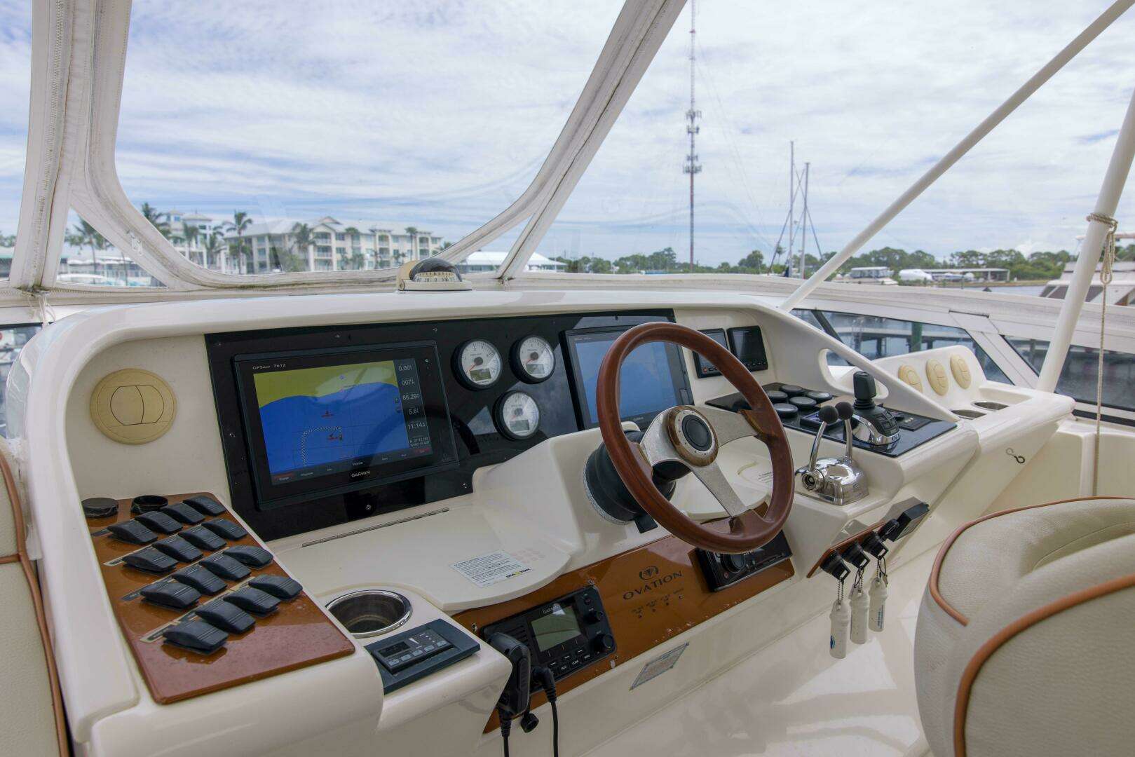 2009 Silverton 52 Ovation - Image 15