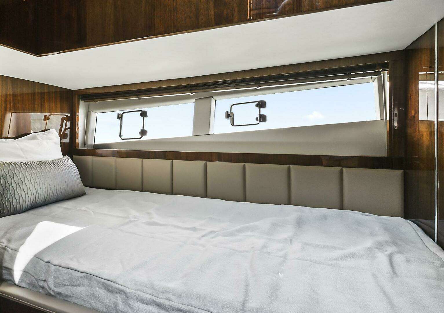 2021 Fairline Squadron 68 - Image 21