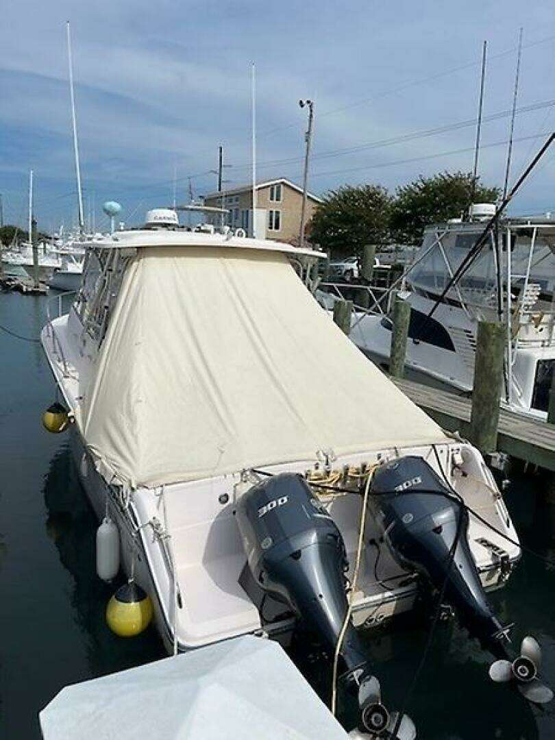 2006 Grady-White 330 Express - Image 4