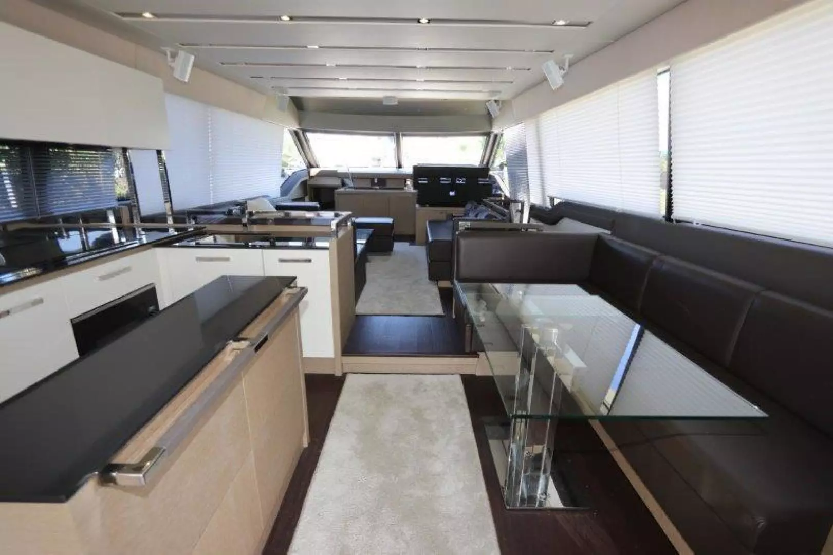 2017 Prestige Motoryacht - Image 7