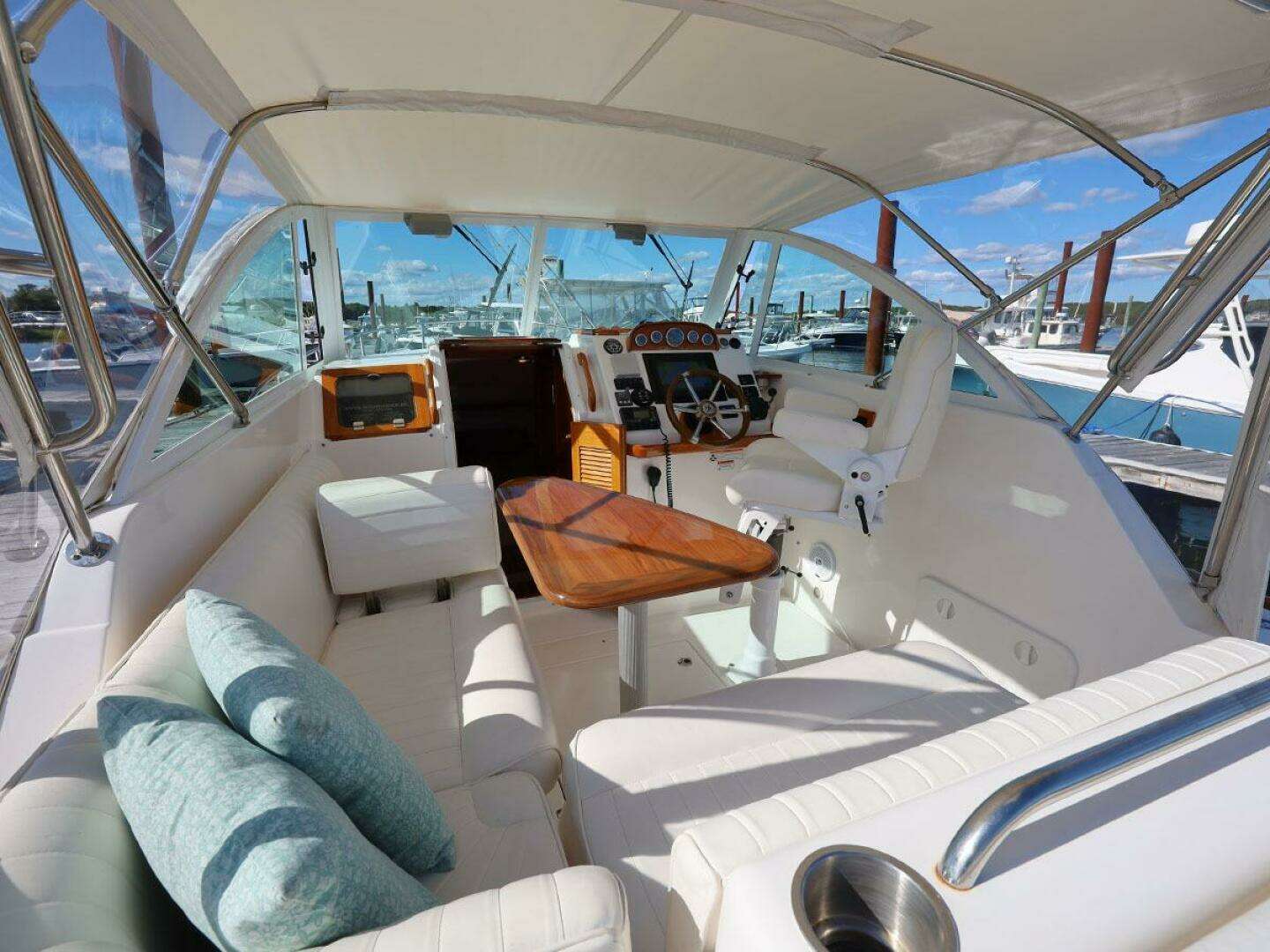 2007 Hunt Yachts Surfhunter 29 - Image 8