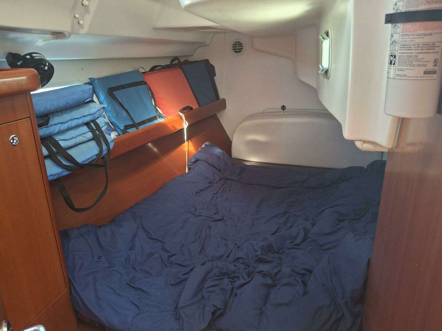 2006 Beneteau 393/403 - Image 11