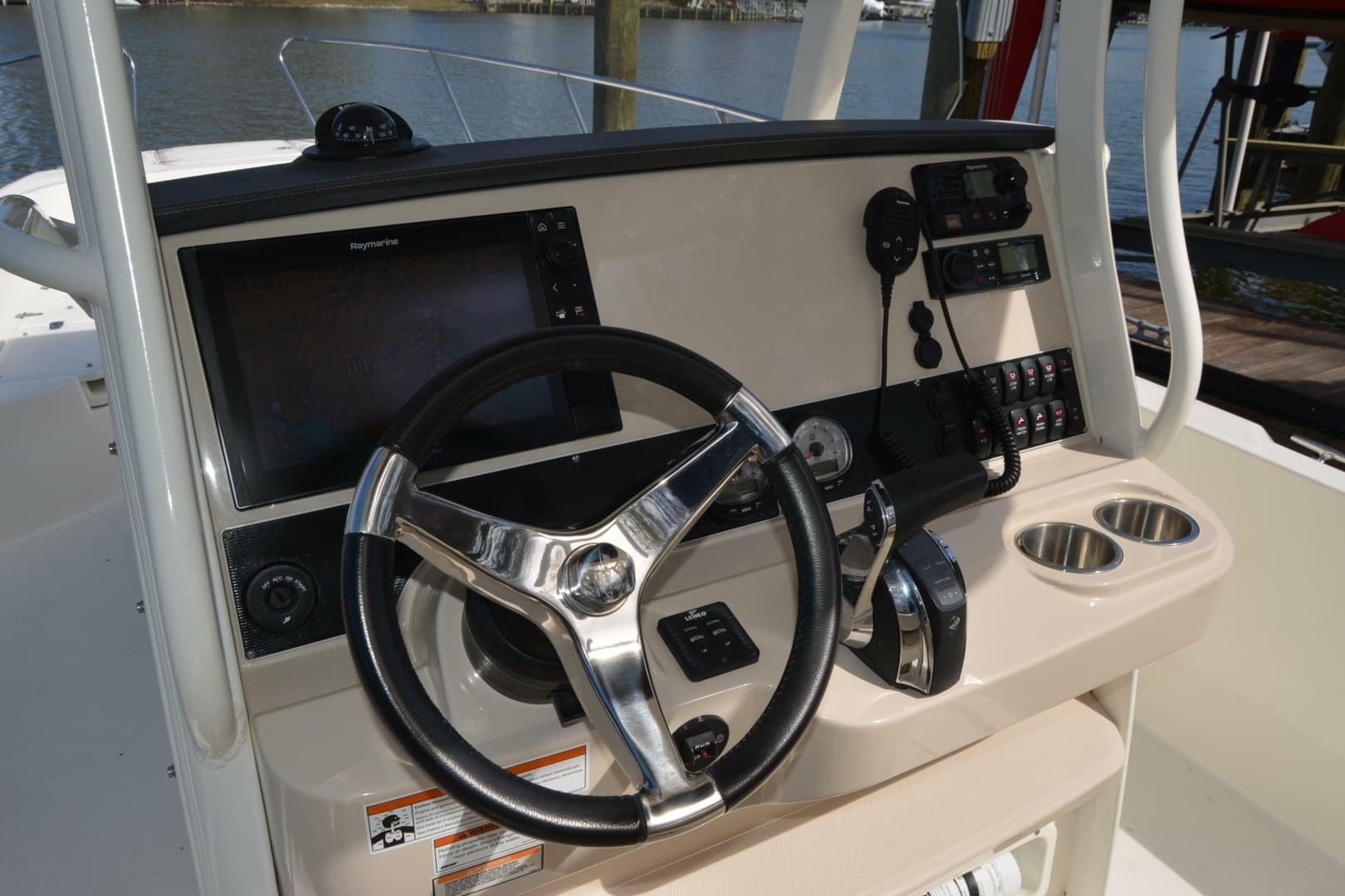 2021 Boston Whaler 270 Dauntless - Image 40