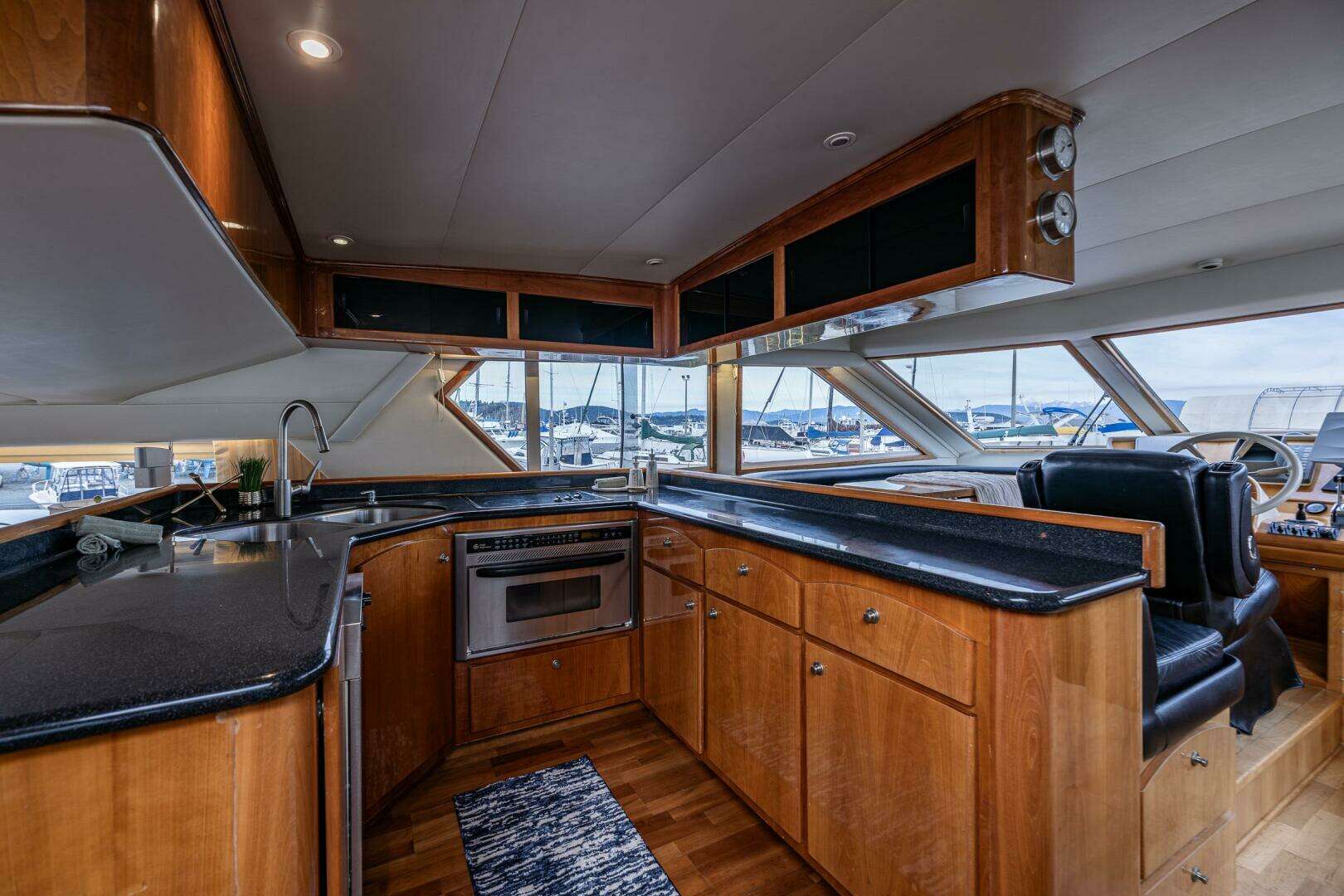 2001 Navigator 61 Pilothouse - Image 18