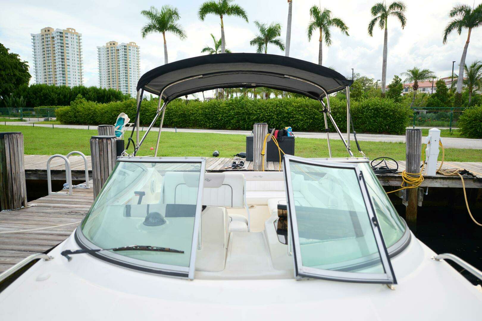 2011 Sea Ray 260 Sundancer - Image 9