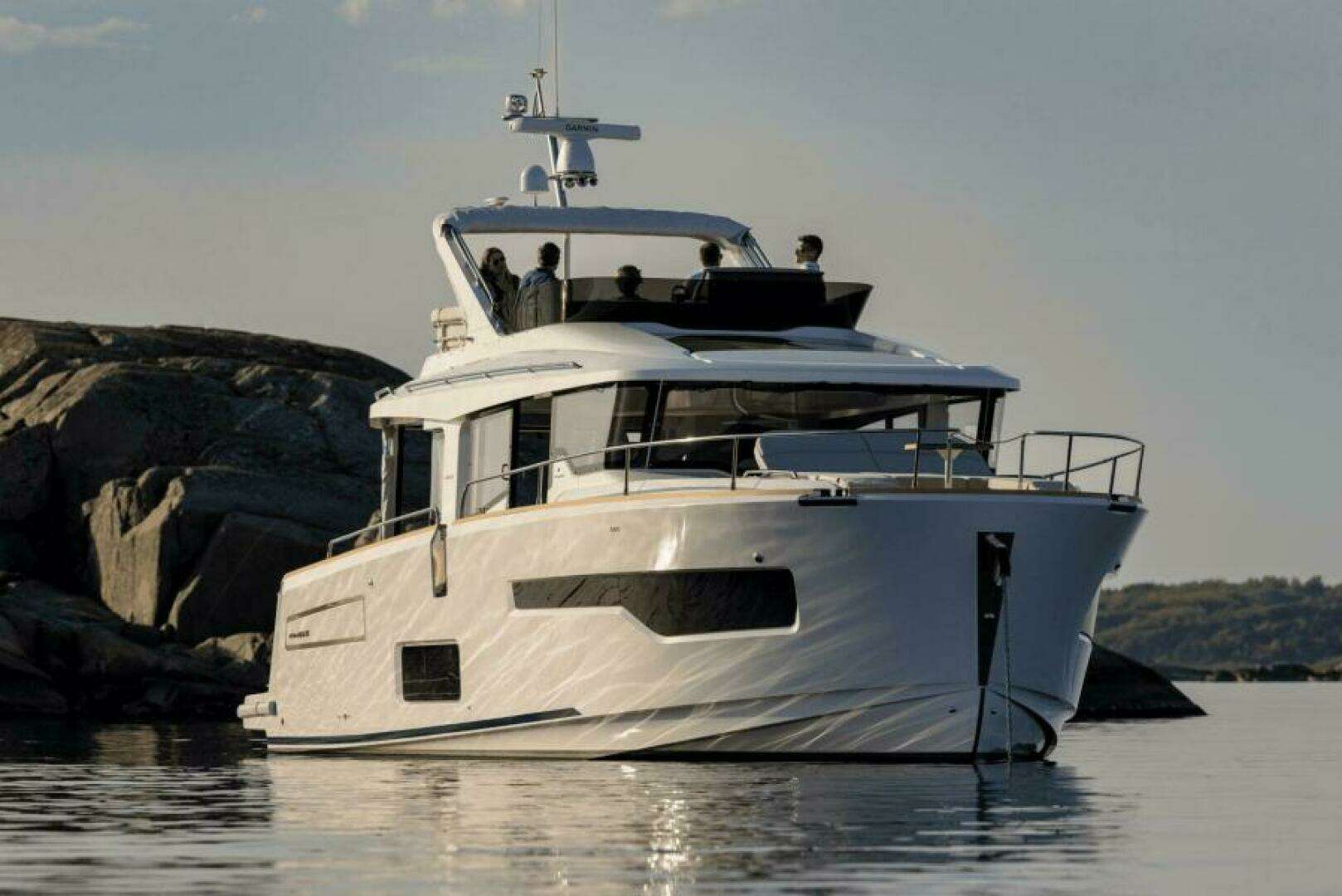 2025 Nimbus 495 Flybridge - Image 2