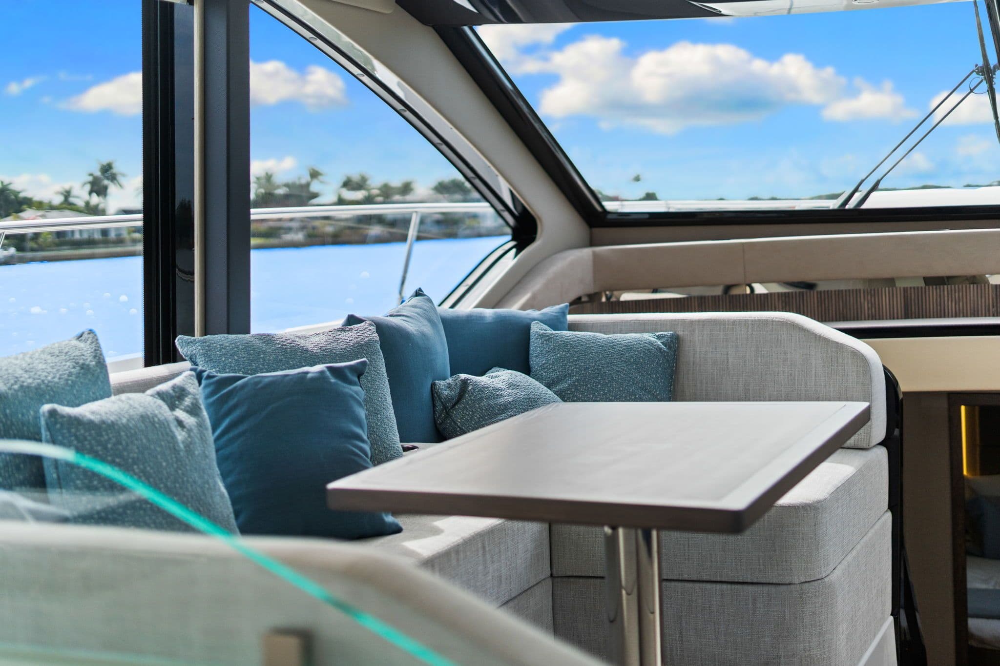2026 Cruisers Yachts 57 Fly - 66