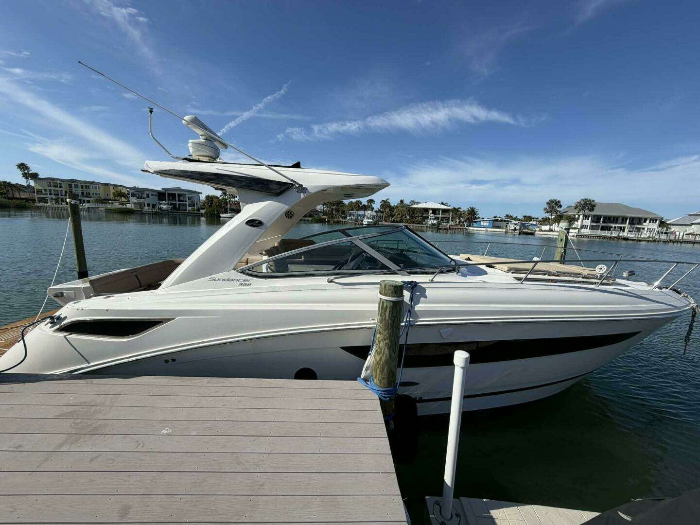 2016 Sea Ray 350 Sundancer - Image 7
