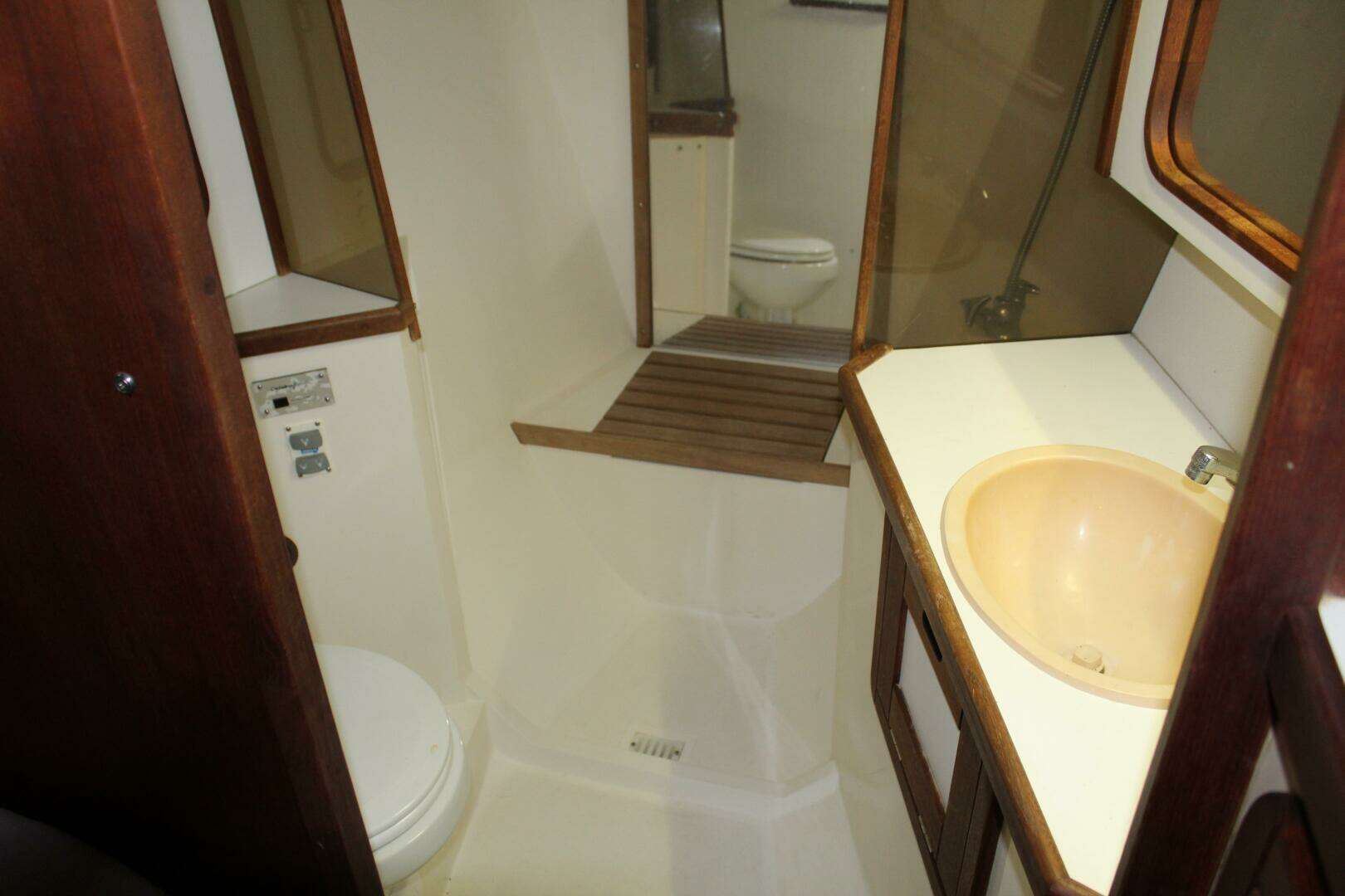 1990 Catalina 42 - Image 20