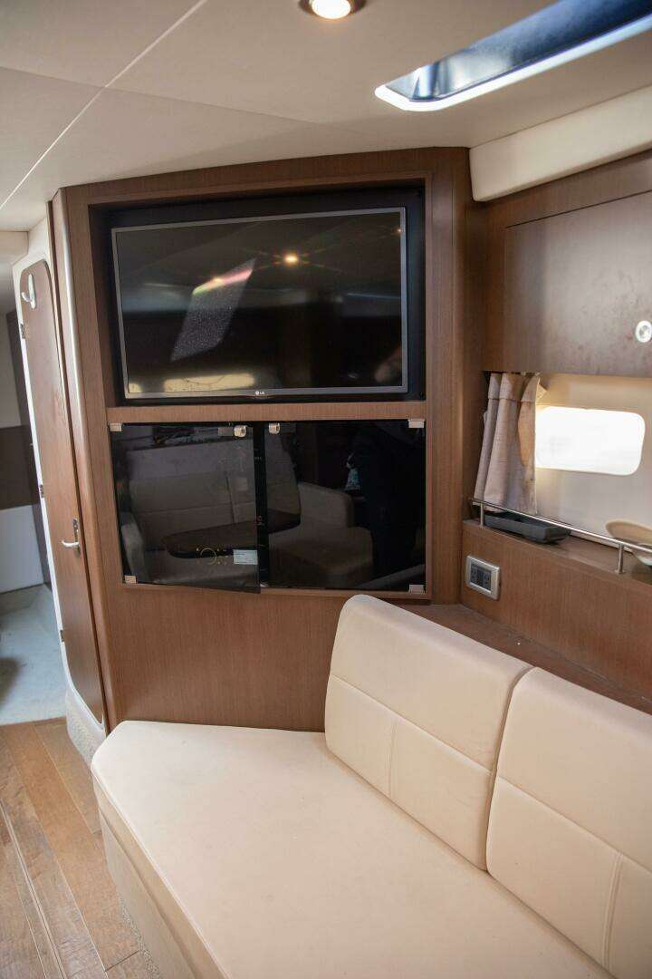 2016 Sea Ray 350 Sundancer - Image 119
