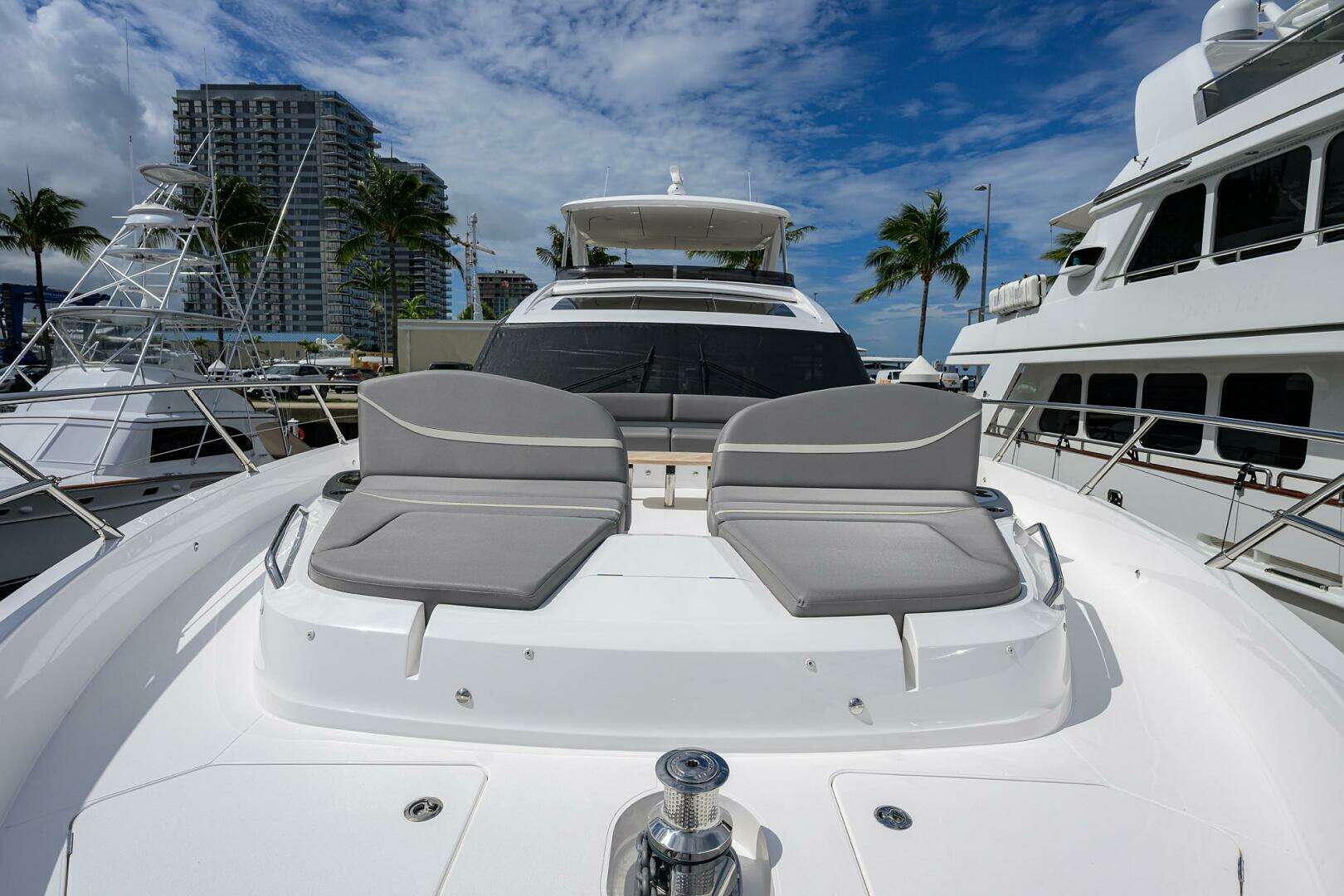 2027 Princess S72 - Image 7