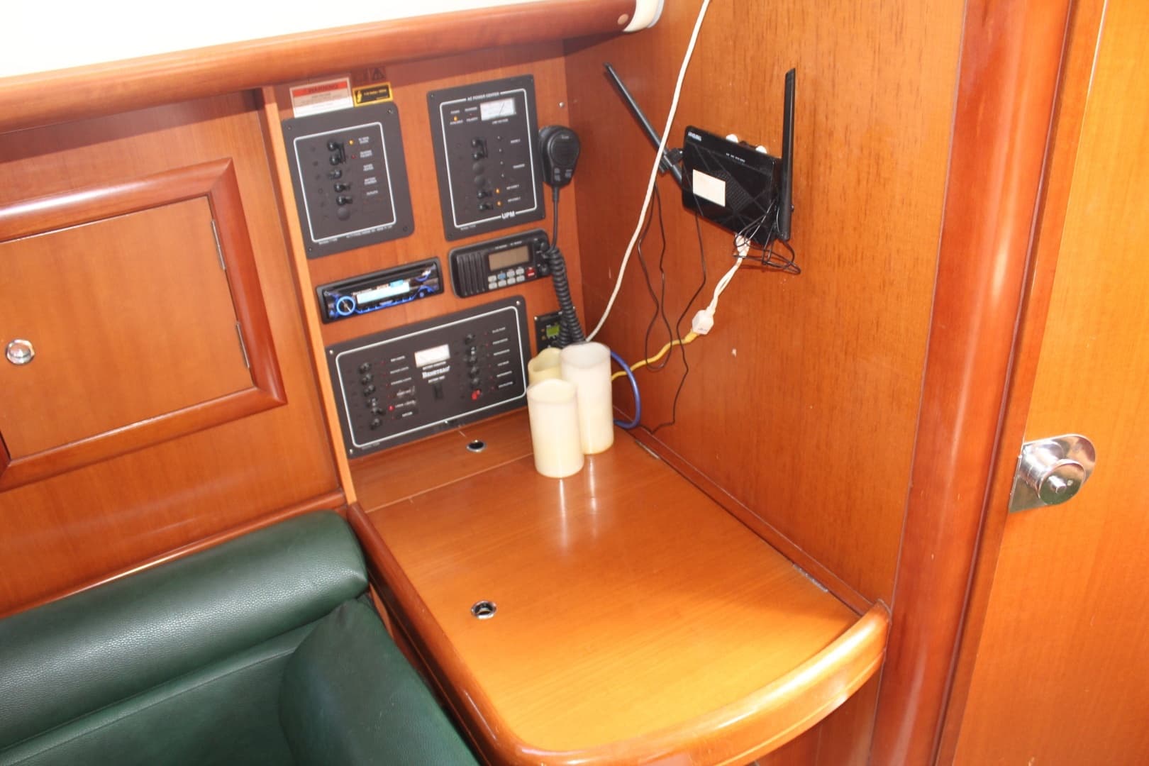 2007 Beneteau 323 - Image 24