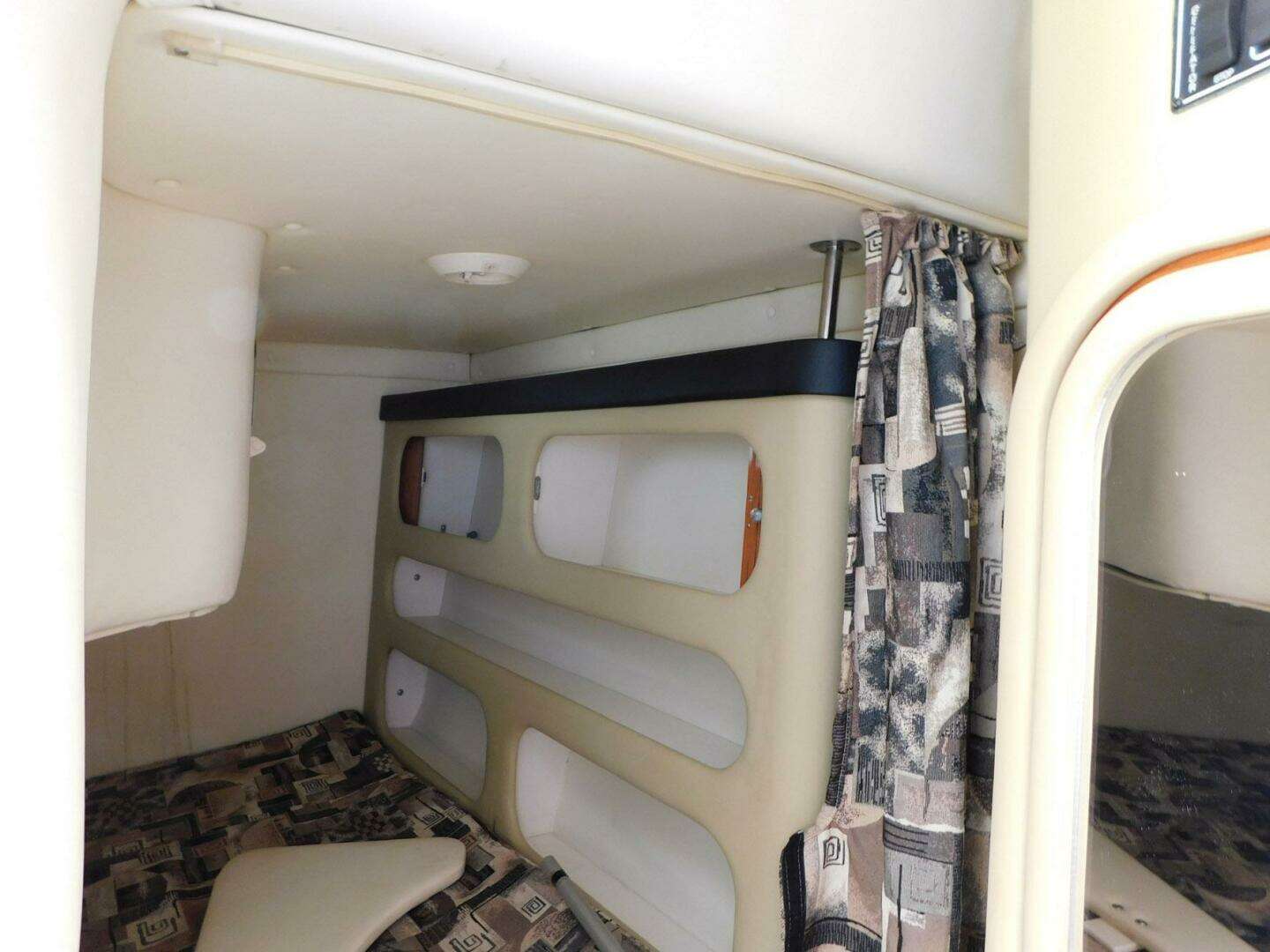 2004 Rinker Fiesta Vee 270 - Image 10