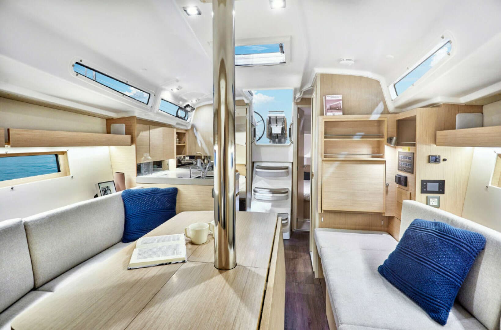 2026 Beneteau Oceanis 34.1 SWING KEEL - Image 7