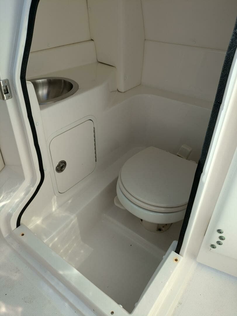 2013 Sea Ray 270 SLX - Image 15